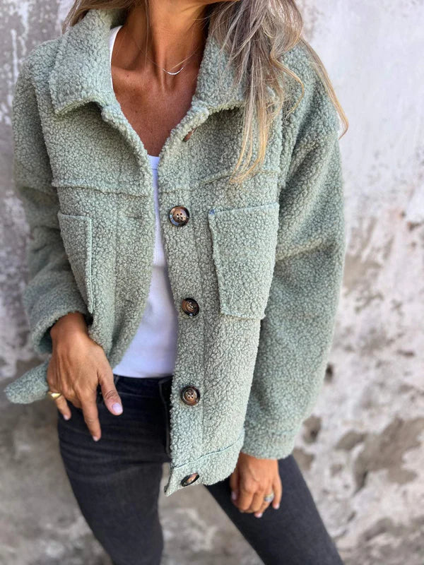 Iris™ | Chaqueta corta de lana con solapas