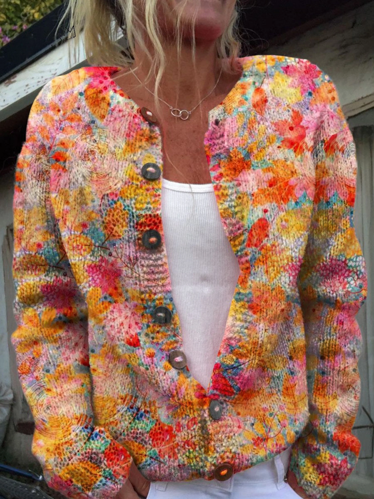 Cárdigan informal abotonado con estampado floral