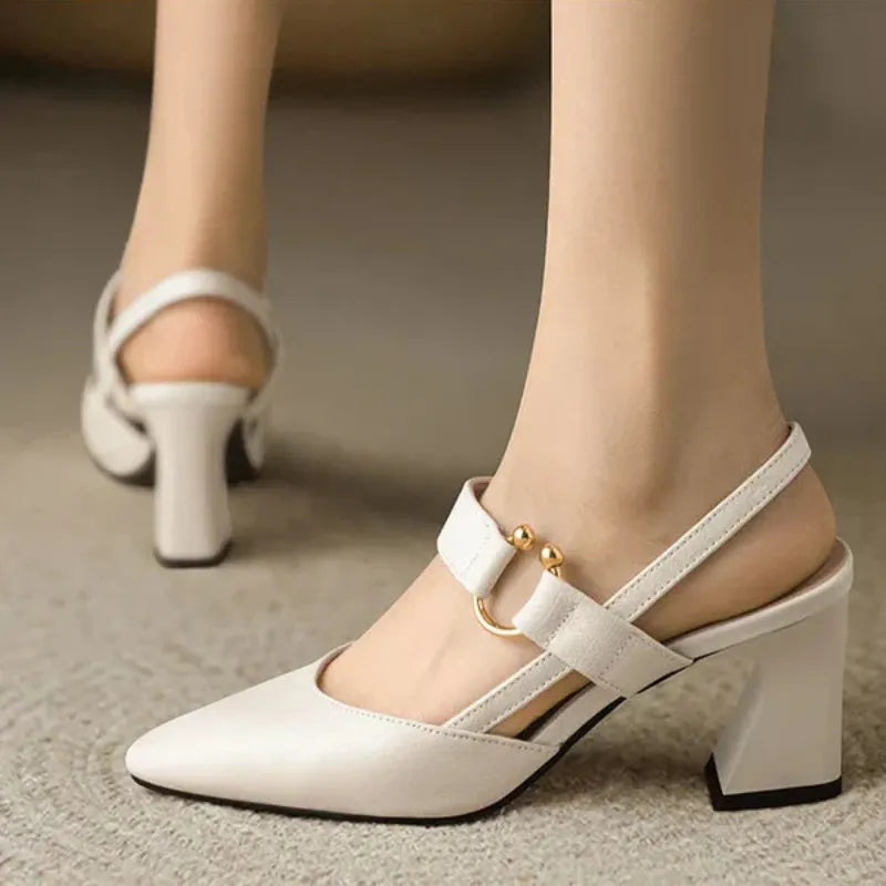 Divina – Zapatos de tacón grueso con pulsera elegante