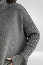 Liv | Jersey de cuello alto largo y elegante