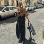 Zena™| Vestido Largo sin Espalda con Escote en V y Estampado Clásico de Lunares