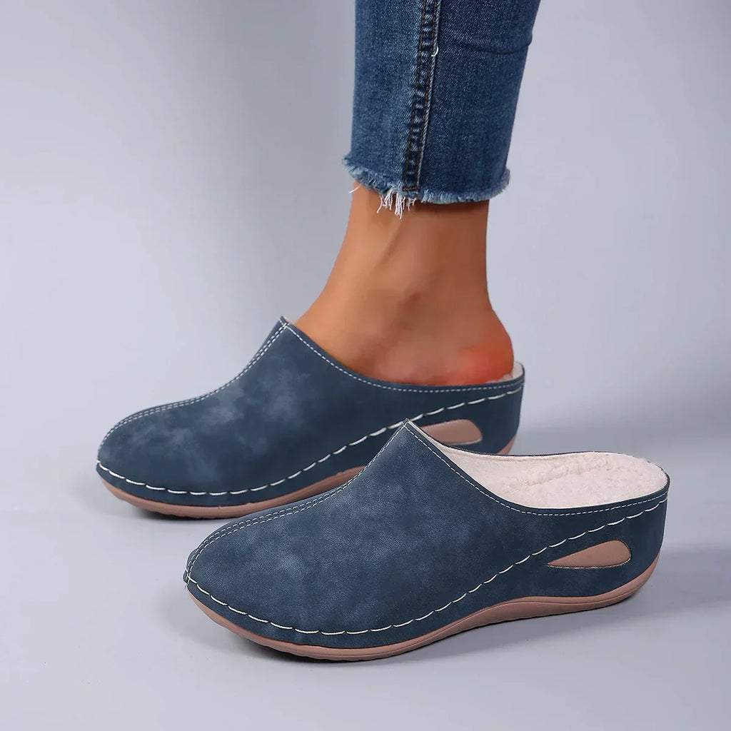 Zapatillas ortopédicas con comodidad diaria y estilo atemporal para el hogar
