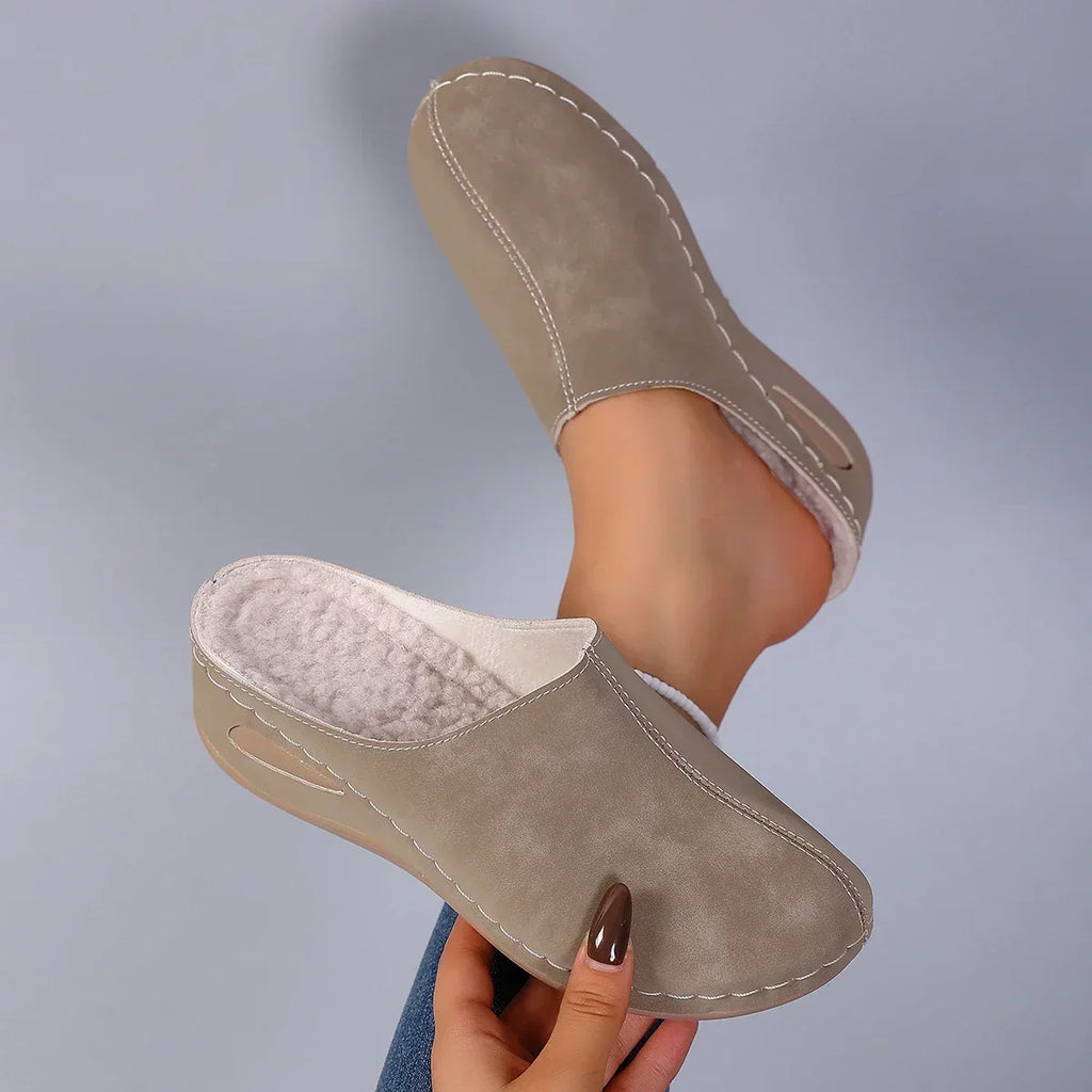 Zapatillas ortopédicas con comodidad diaria y estilo atemporal para el hogar