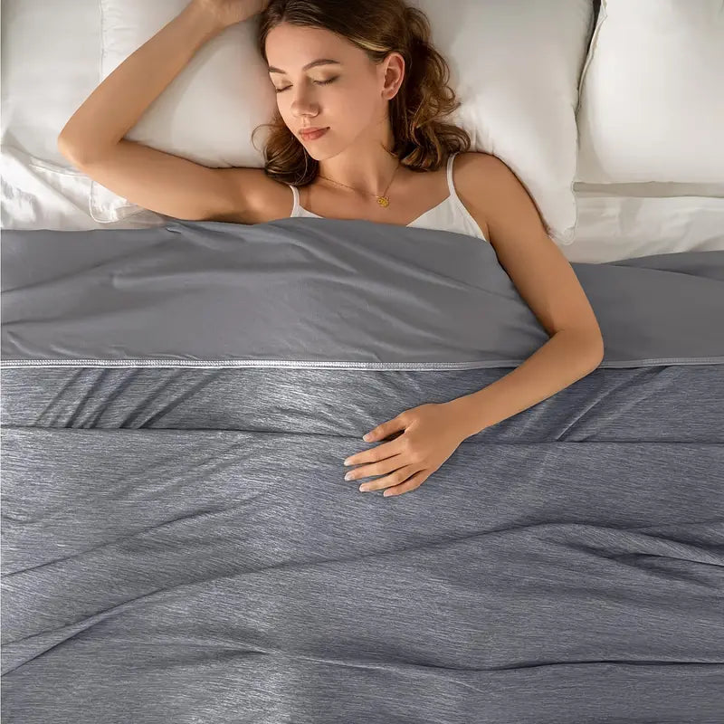 BreezeBlanket - Cool Luxury for Every Summer Night
