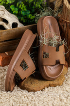 Elara – Chanclas diarias