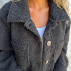 Iris™ | Chaqueta corta de lana con solapas